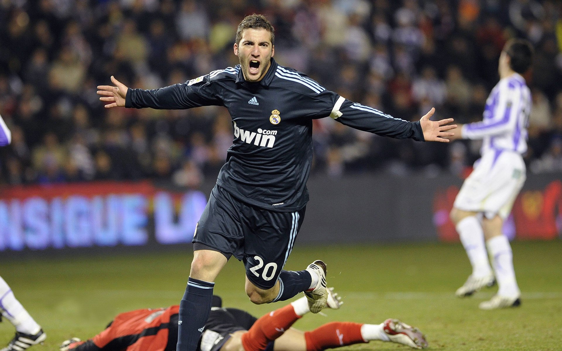 九游-足球界的“黑科技”：未来比赛是否会用到机器人？，机器人足球比赛是人工智能吗